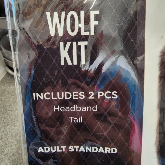 NWT Suit Yourself Women's Wolf Kit Halloween Costume Cosplay Easy Headband Tail - Picture 4 of 5